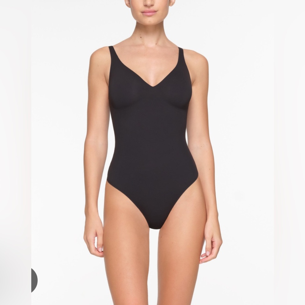 SKIMS naked plunge bodysuit Onyx L-DD NWT